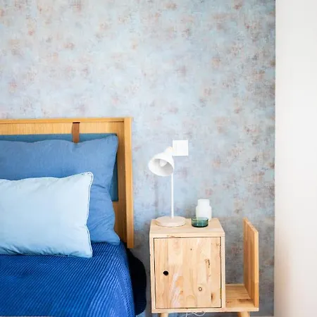 Blue By The River 4 - Unique Penthouse Duplex With A View 아파트 *