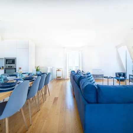 Blue By The River 4 - Unique Penthouse Duplex With A View 아파트 *